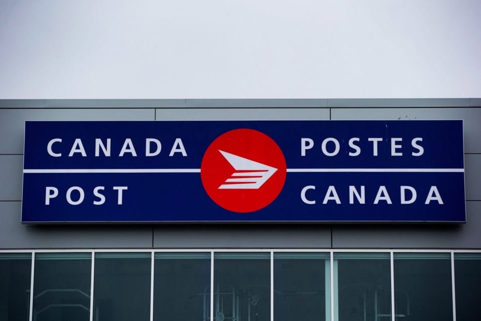 Canada Post at ‘critical juncture’ due to unsustainable finances: board chair