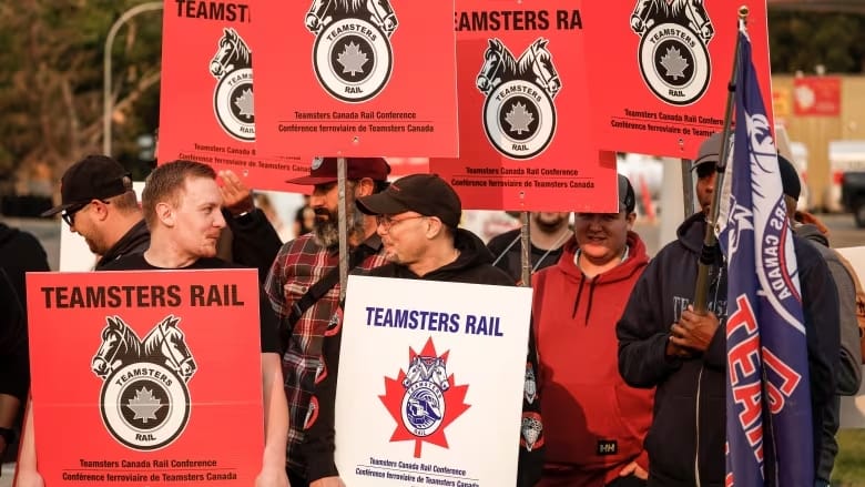 Teamsters union serves CN Rail with 72-hour strike notice as CPKC stoppage ongoing