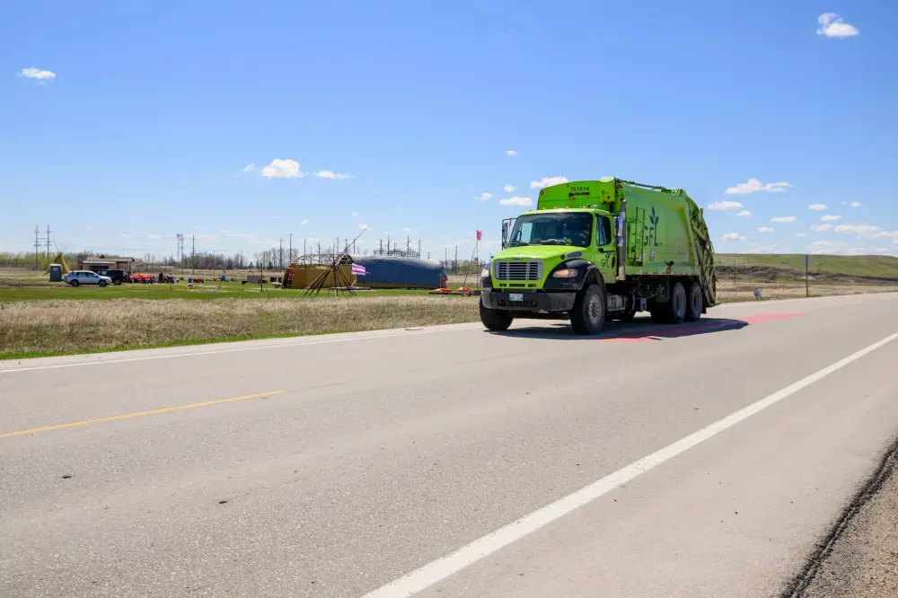 Province eyes GPS tracking of garbage trucks