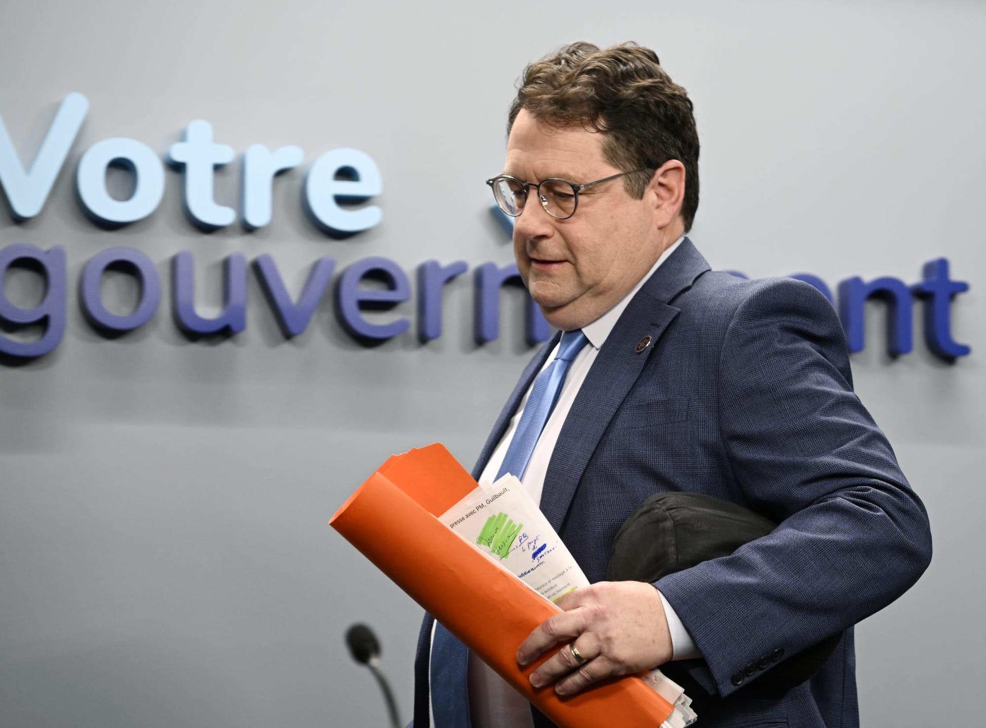 Minister of education in Quebec provides access to paid teaching internships