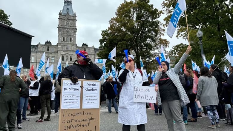 Quebec nurses camp out in front of National Assembly to pressure government into deal