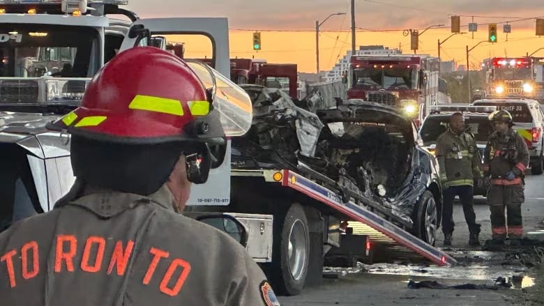 4 killed in fiery electric vehicle crash in downtown Toronto