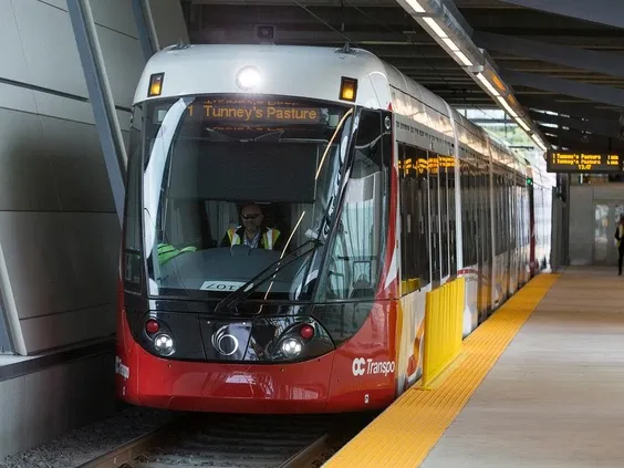 Ottawa LRT shut down Saturday, Sunday morning