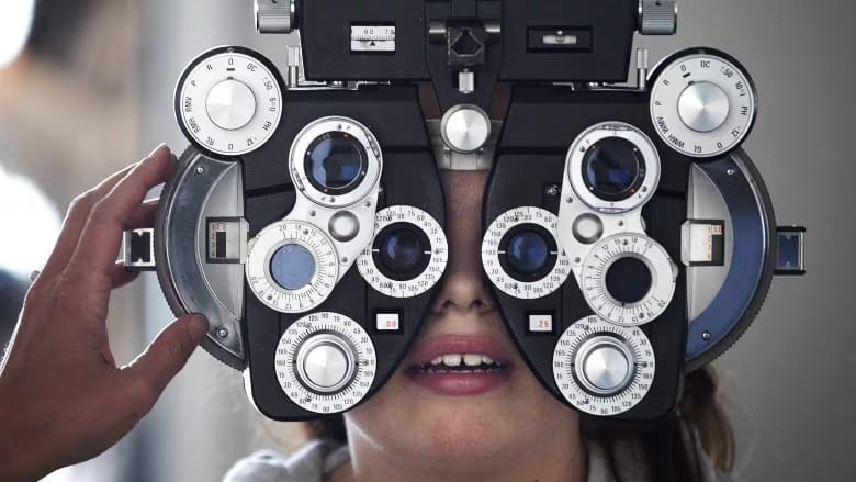 Quebec optometrists threaten to pull out of public health system on Nov. 22