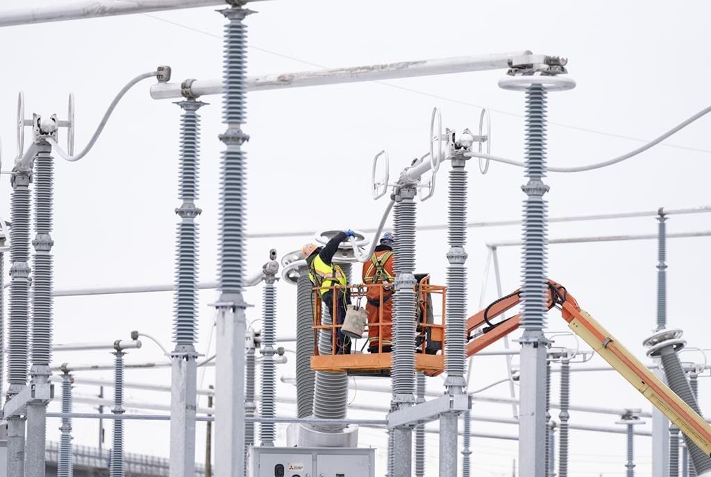 2 out of 3 Quebecers concerned about electricity shortages