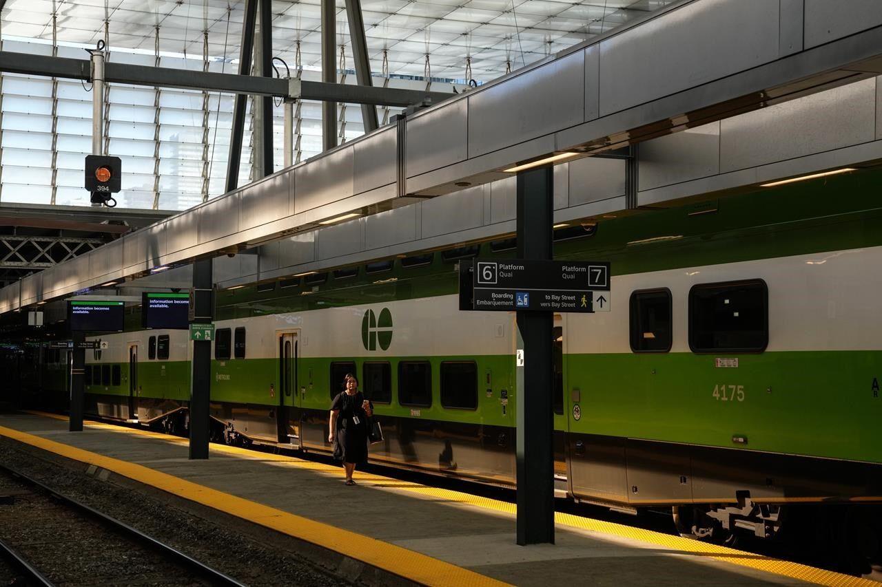 Ontario making GO Transit free for veterans, members of Canadian Armed Forces