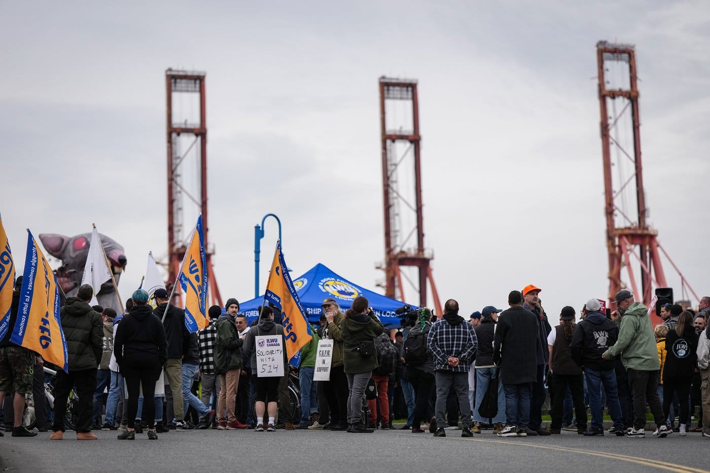 ‘Do the work’: Ottawa urges both sides in B.C. port dispute to restart talks