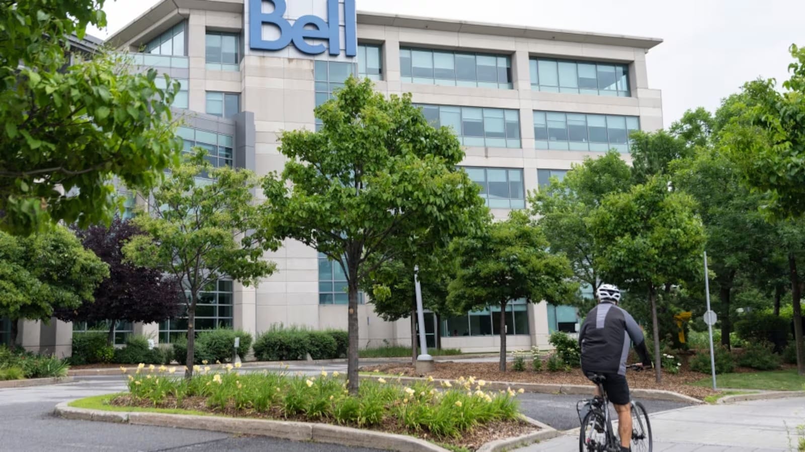 BCE makes foray into U.S. with US$3.6 billion Ziply deal