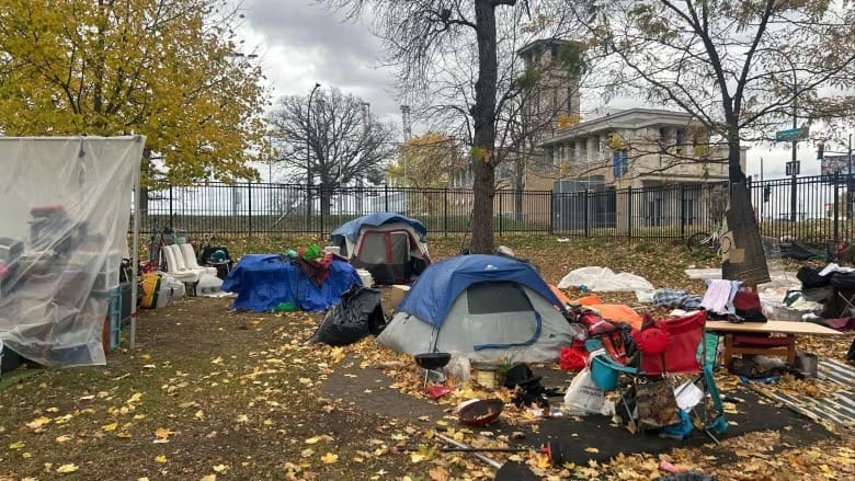 Quebec slow to reach deal with Ottawa to help fight homelessness