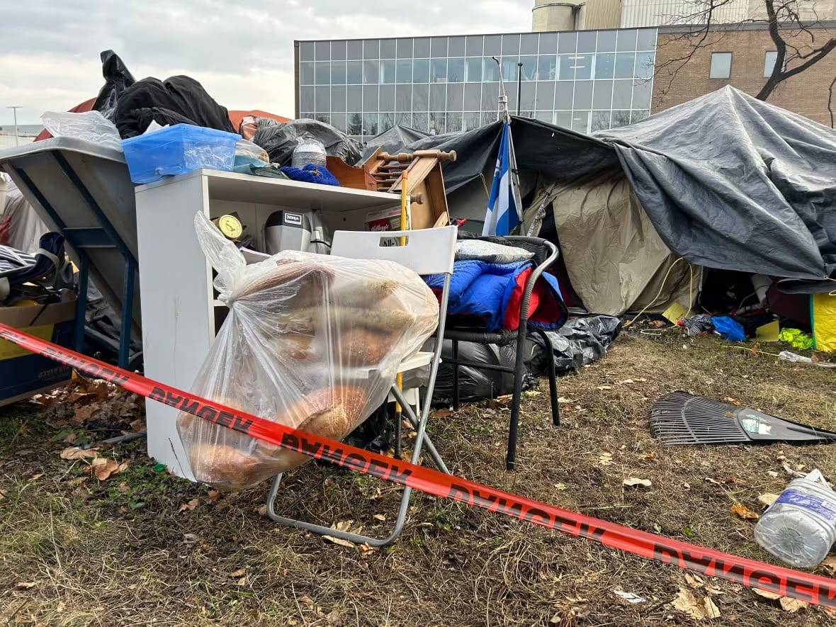 As cold weather arrives, Quebec hands out eviction notices at Notre-Dame Street encampment