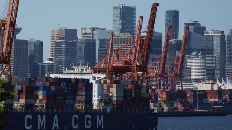 B.C. port lockout to begin with no deal reached in contract dispute with foremen union