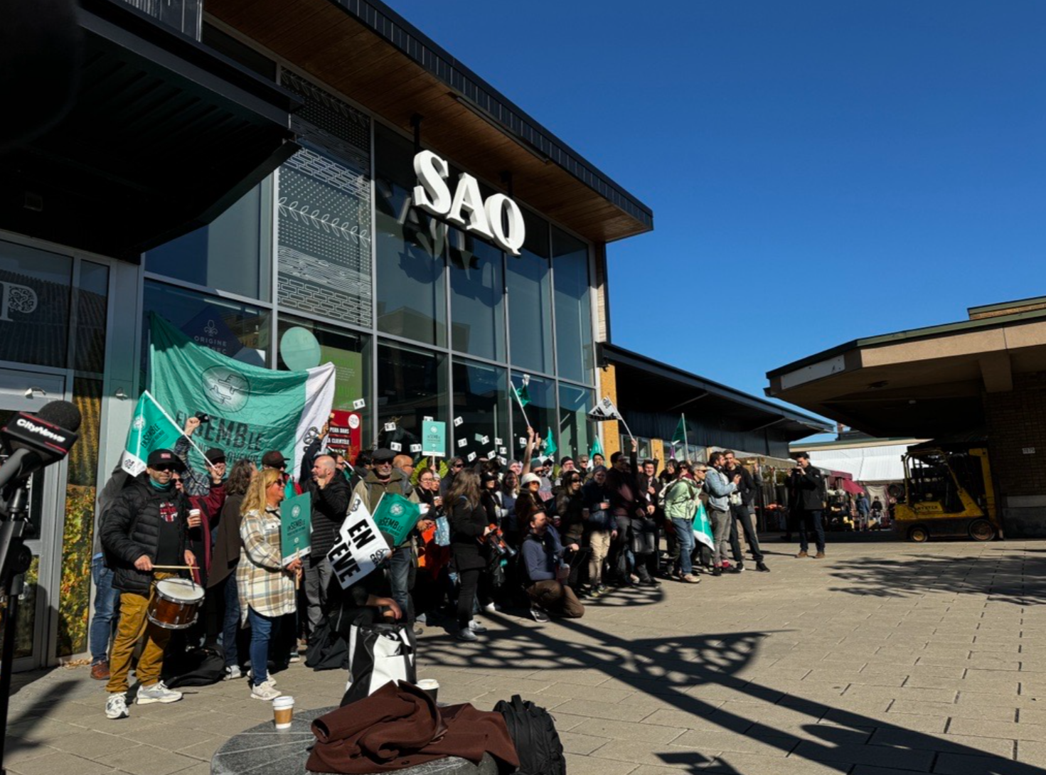 SAQ employees hold another day of strike action Monday