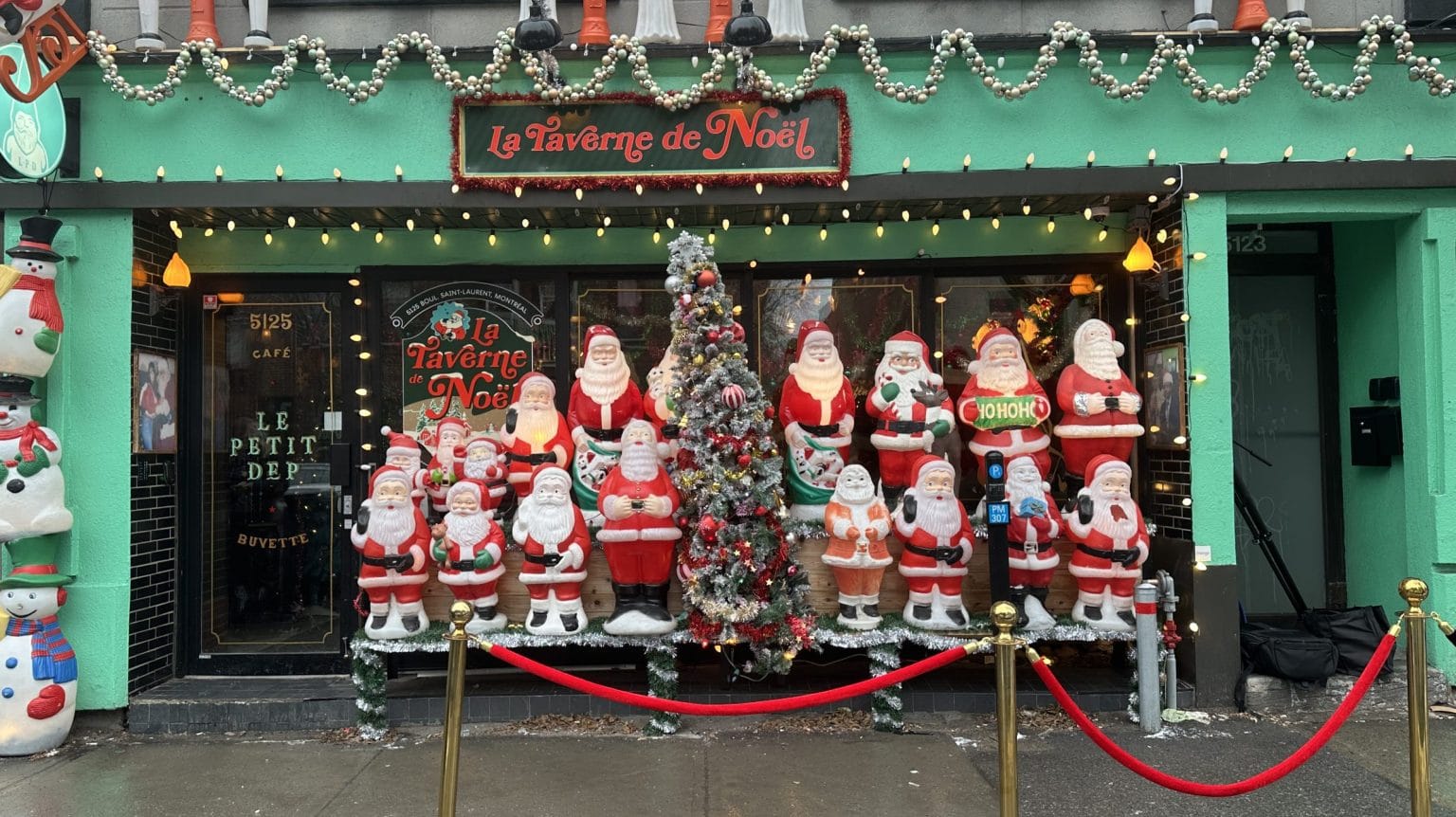 Montreal coffee shop transforms into Christmas tavern for the holiday season