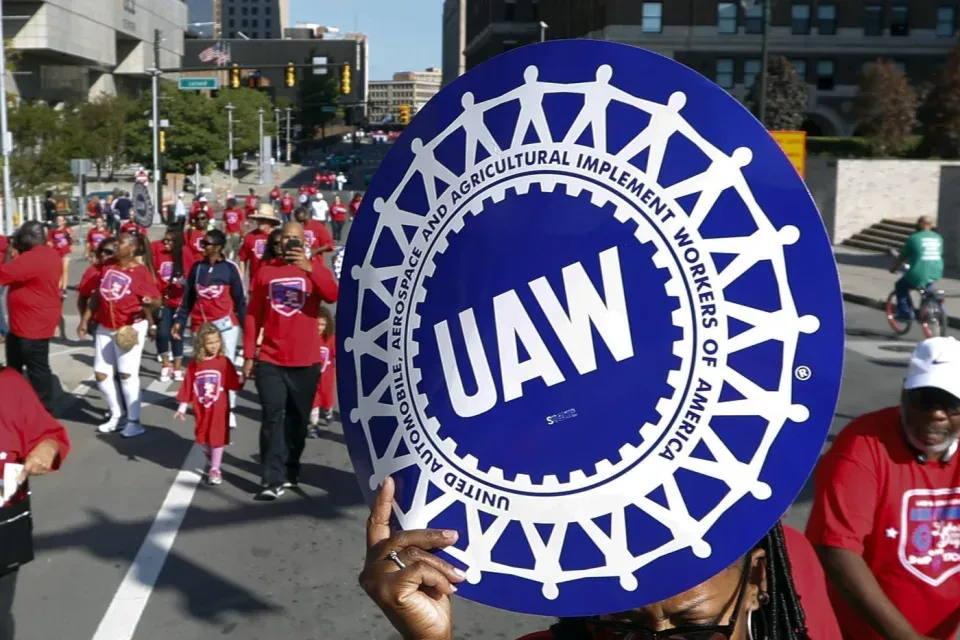 At Democratic Convention, UAW head threatens strike against Stellantis over delayed plant reopening post image