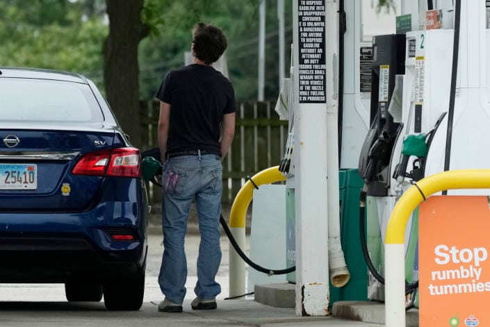 Gas prices in Canada drop to lowest national average since February post image