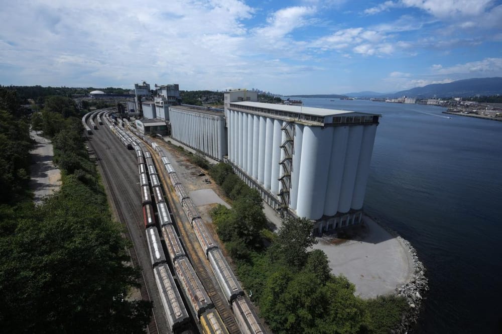 Tentative deal reached in Metro Vancouver grain strike: federal minister post image