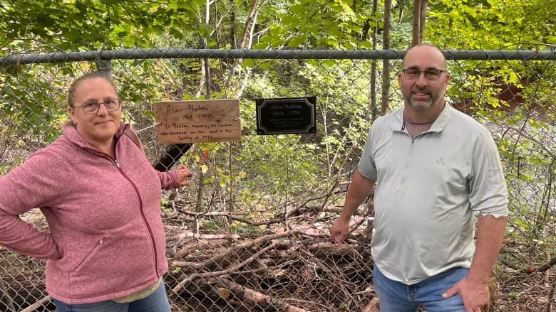 50 years after brother drowned, Montreal family seeks stranger who put up memorial plaque post image