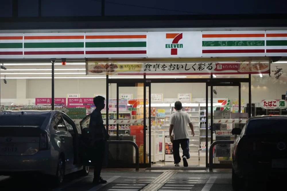 Quebec Pension Fund Says It’s Ready to Back Couche-Tard in 7-Eleven Quest post image