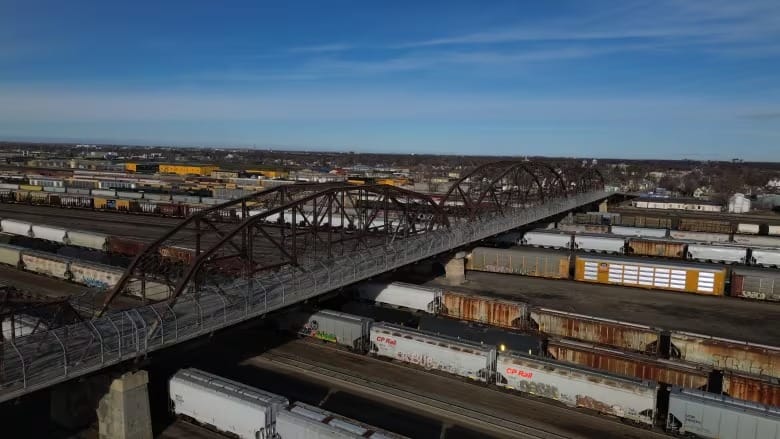 Manitoba NDP puts rail relocation in Winnipeg back on track, appointing Lloyd Axworthy to lead new study post image