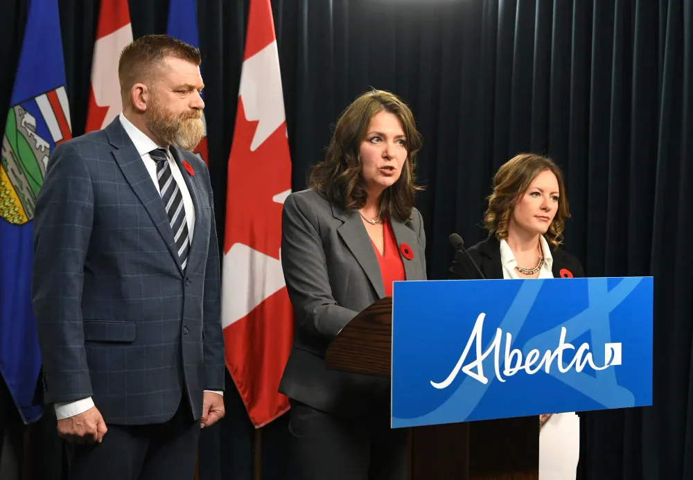 ‘I’m pissed’: Alberta premier, oil and gas industry slam Ottawa’s new emissions cap post image