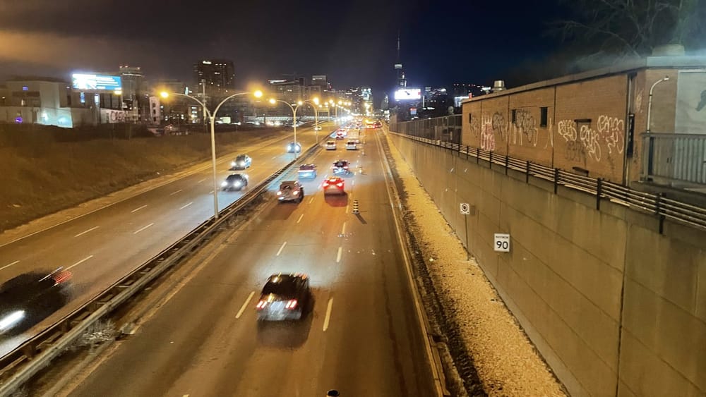 Eastbound Gardiner reduced to a lane between Dufferin and Strachan overnight post image