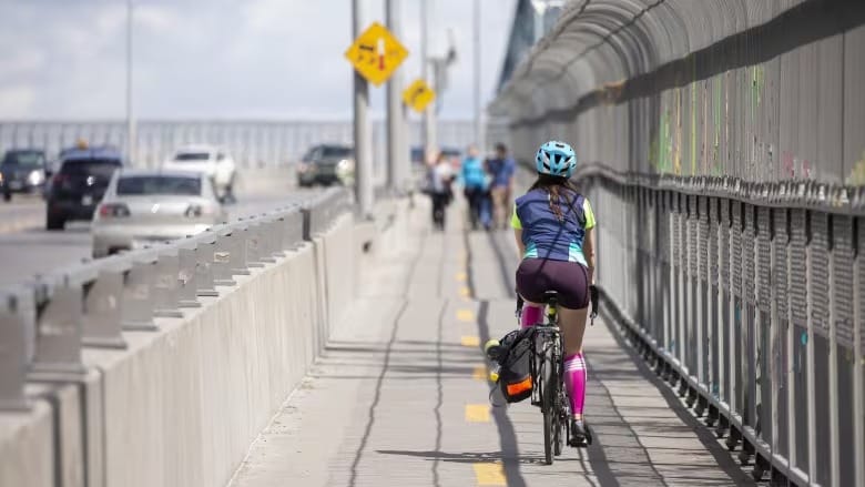 Bike path on Jacques-Cartier Bridge closed until further notice post image